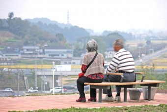 見晴らしの丘ベンチ