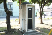 遊具エリア近くトイレ