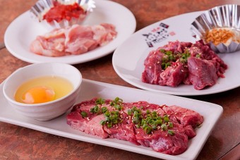 ぷるホル名物の高品質な焼肉も食べ放題！