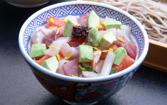 海鮮アボカド丼