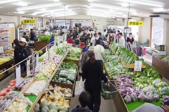 花木農産物直売所「さんぽ道」の店内