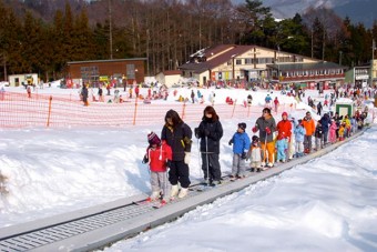 リフトに乗れないお子様も簡単にゲレンデ遊び♪