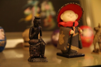 ママが集めた仏像のミニチュア。