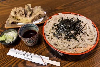 柏香亭の石臼挽き自家製粉の蕎麦