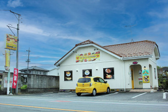 スタースパイス吉井店の外観