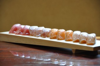 まぐろサーモン握り