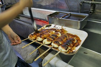 炭火手焼きでたっぷり味噌だれ