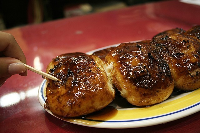 焼きたてほかほかの焼きまんじゅう