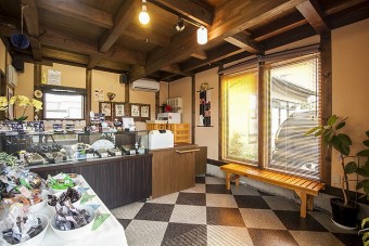 和風な佇まいの店内の様子