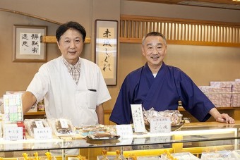 常務　矢内敏博さん（左）　社長　矢内孝典さん（右）