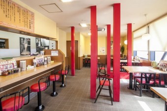 天下一品太田店内観