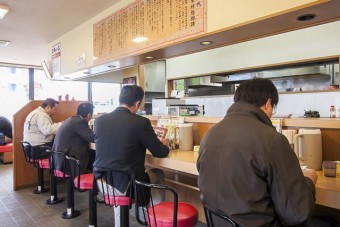 天下一品太田店カウンター