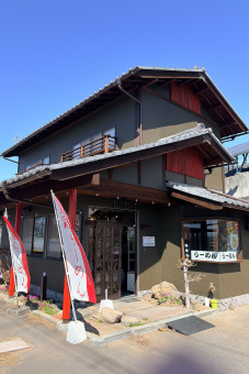 とりよしらーめん外観