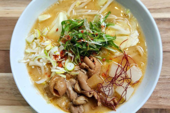 もつに麺