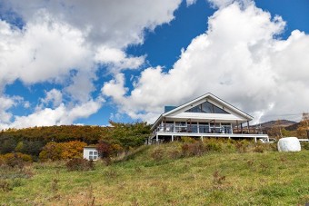 標高1400メートルで雲がすぐ近くを流れる