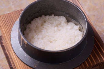 炊きたて魚沼産コシヒカリ 釜戸ご飯