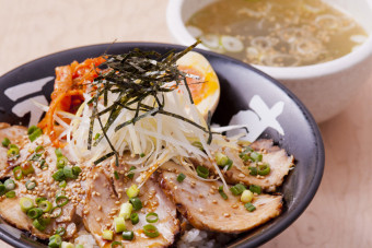 とろ旨チャーシュー丼