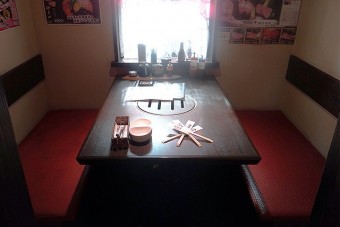 テーブル席の個室