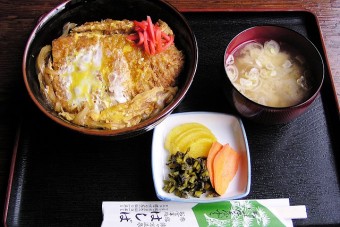 カツ丼は自慢の一品