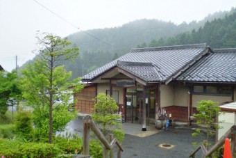 三国街道の面影残す高山村。山々と田園に囲まれる