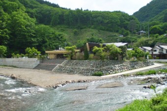 この地で3つの川が合流する