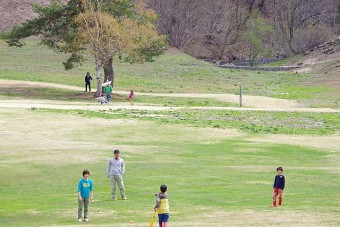 グリーンシーズンは広場で思い切り遊ぼう