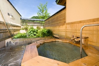 11種の個室貸切露天風呂の一つ「翠どころの湯」