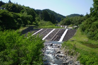 近くを流れる増田川