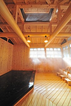 こちらも底から源泉が自然湧出する「長寿乃湯」