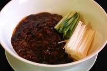 ジャージャー麺(北京風味噌)